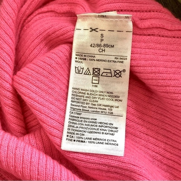 Banana Republic merino wool lightweight cardigan retro classic barbie pink S - Picture 6 of 8